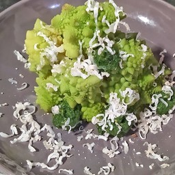 Broccolo romanesco e caprino